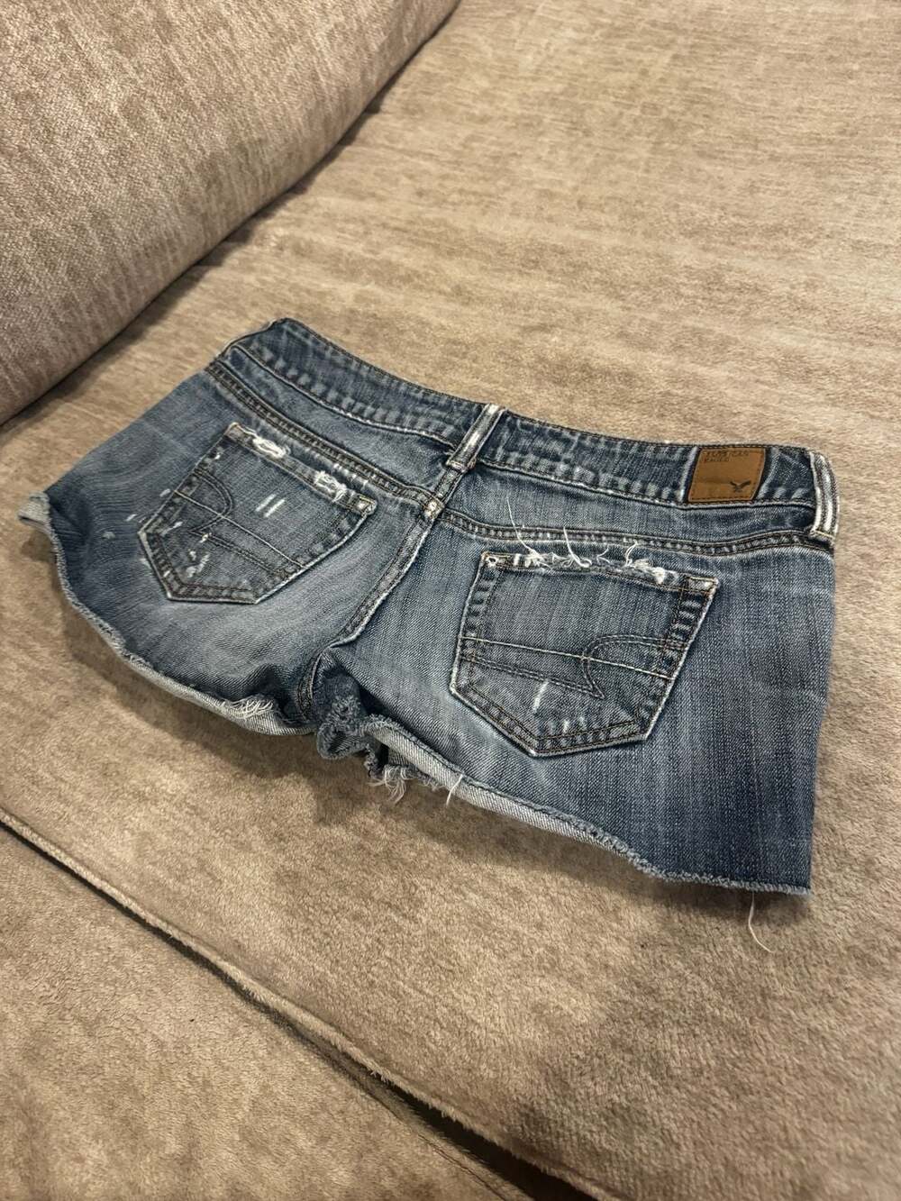 Mid-Rise American Eagle Booty Denim Cutoff Shorts Size 4 Distressed
